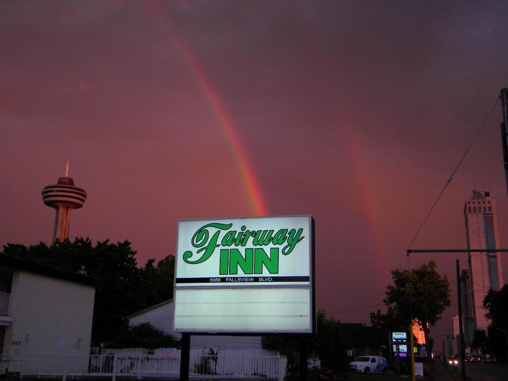 Fairway Inn By The Falls Ниагарски водопад Екстериор снимка